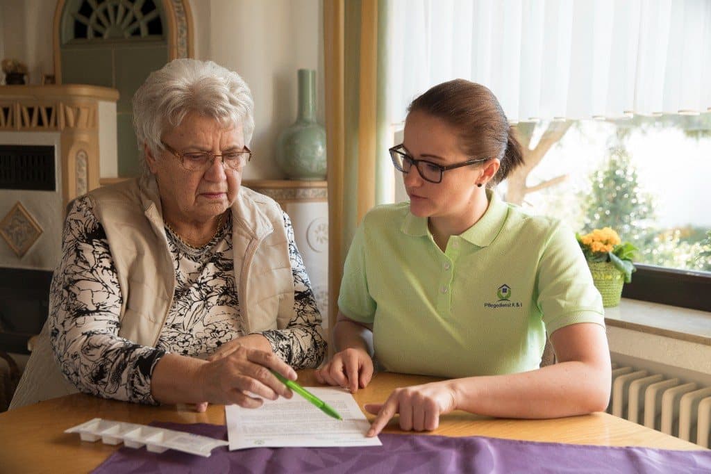 Persönliche Beratung zu Hause: Formulare und Versorgung gemeinsam klären